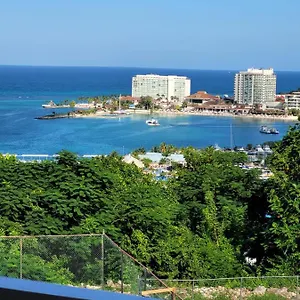 Secluded Studio@sky Castles, Columbus Heights, Apartment Ocho Rios