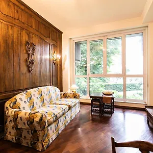 Klimt - Jacuzzi 5 Star - Luxury Design Apartment Milan